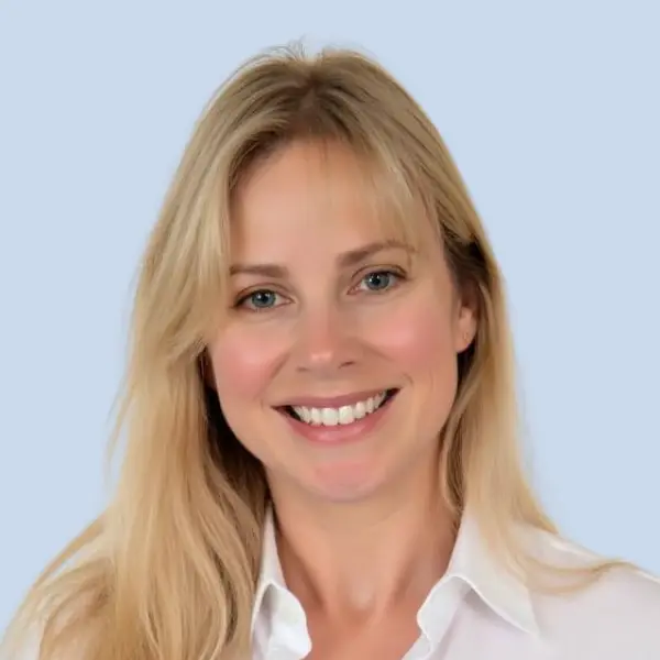 Amy Battistone, Registered Social Worker in Ontario